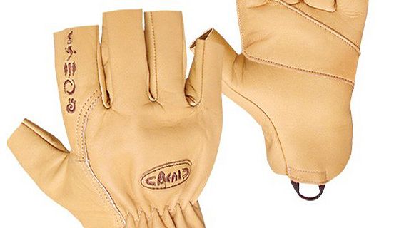 Schutzhandschuhe – Schützende und strapazierfähige Handschuhe für verschiedene Arbeitsbereiche, ideal für Sicherheit und Komfort am Arbeitsplatz. Handschuhbeschichtung – Unterschiedliche Beschichtungen wie Nitril, Latex oder PU sorgen für besseren Grip, S