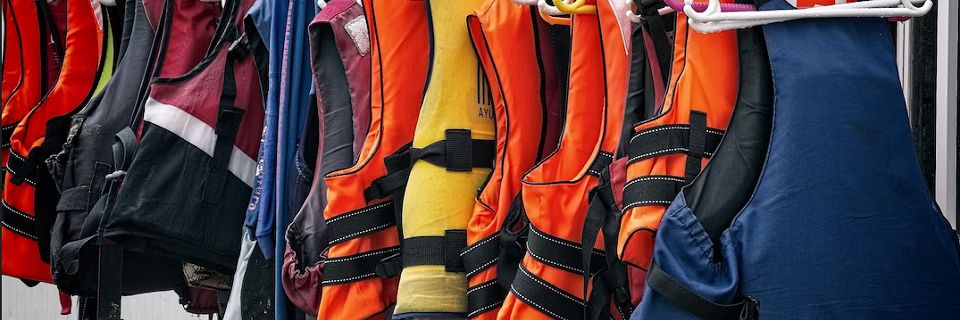 Schwimmweste kaufen – Finden Sie die perfekte Weste für sicheren Wassersport und Freizeitaktivitäten. Rettungsweste kaufen – Wählen Sie die richtige Weste für maximale Sicherheit auf dem Wasser. Schwimmweste Test – Vergleichen Sie die besten Schwimmwesten
